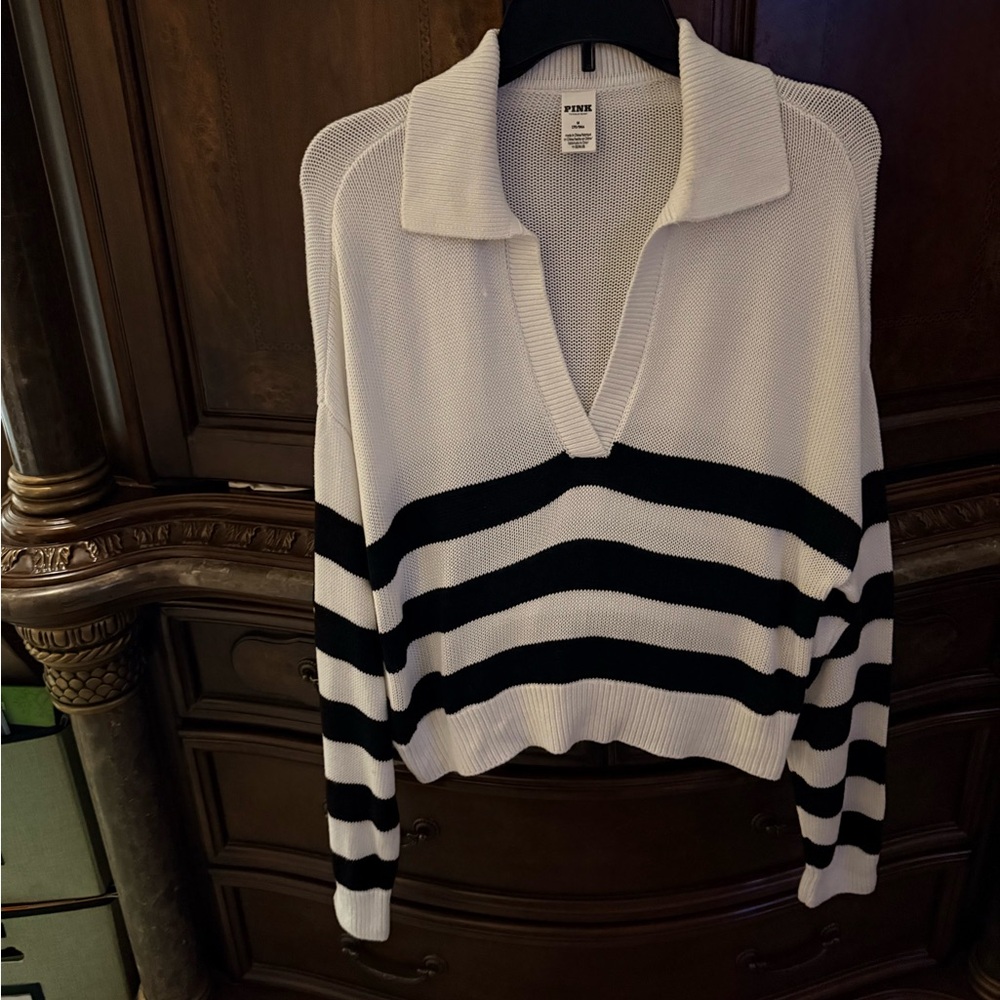 PINK Victoria's Secret Black and White V-Neck Sweater